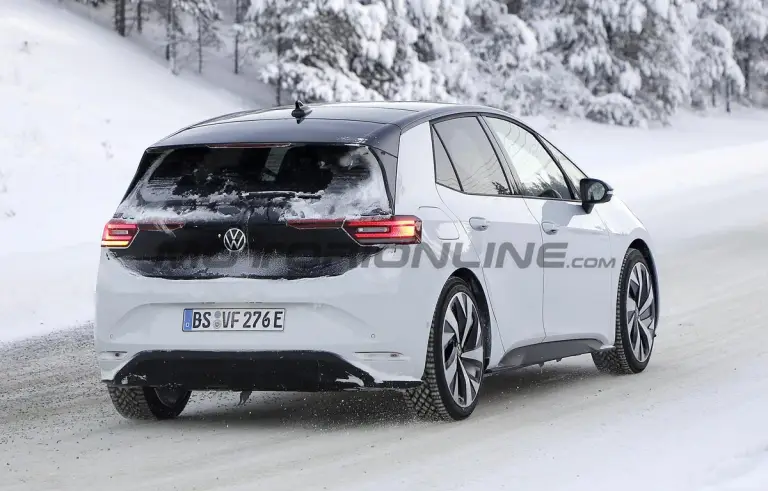 Volkswagen ID3 GTX - Foto spia 11-12-2023 - 10