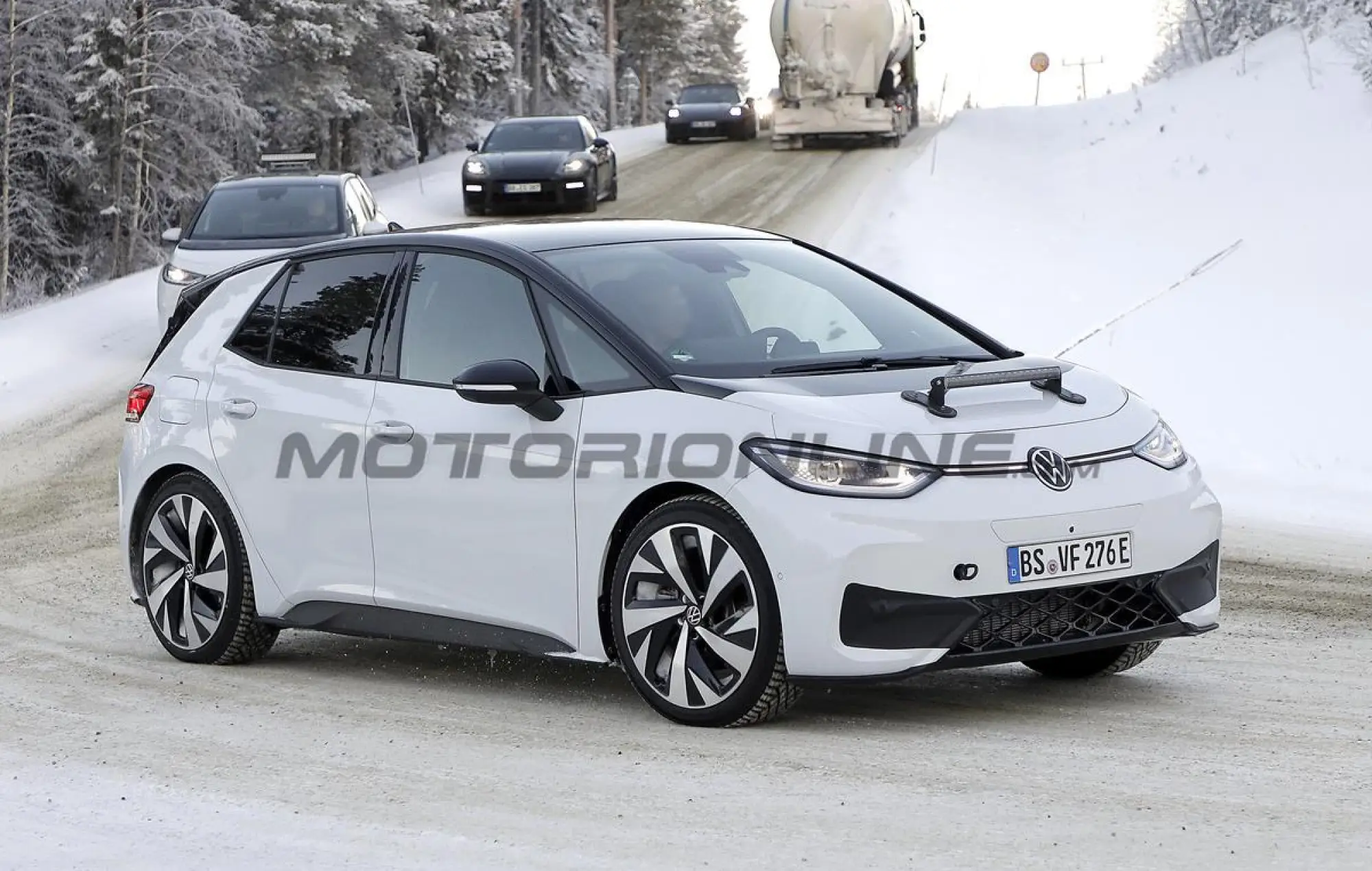 Volkswagen ID3 GTX - Foto spia 11-12-2023 - 7