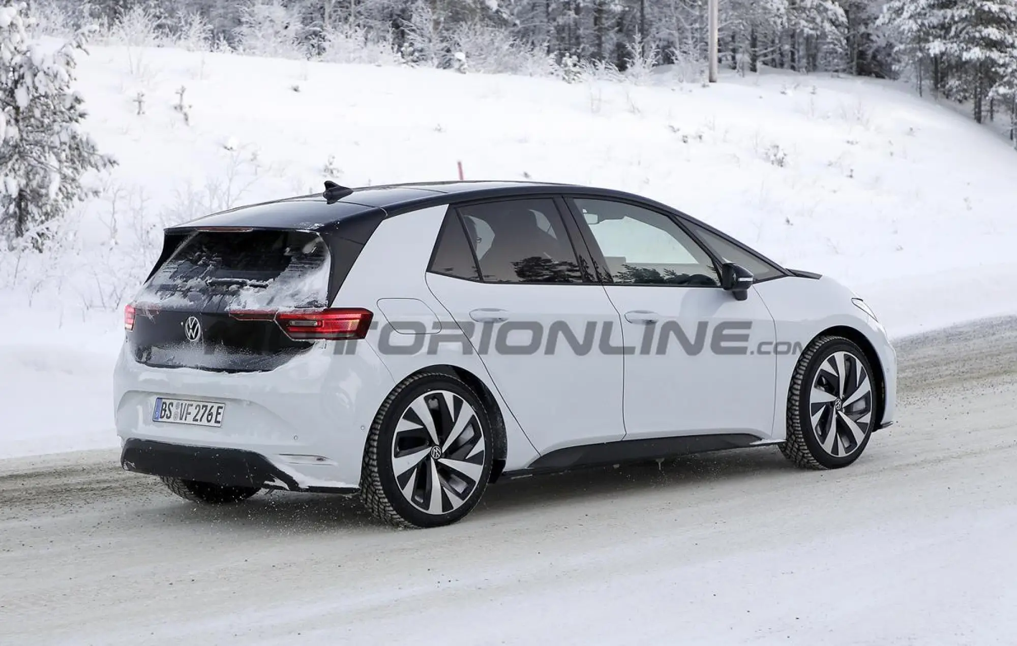 Volkswagen ID3 GTX - Foto spia 11-12-2023 - 6