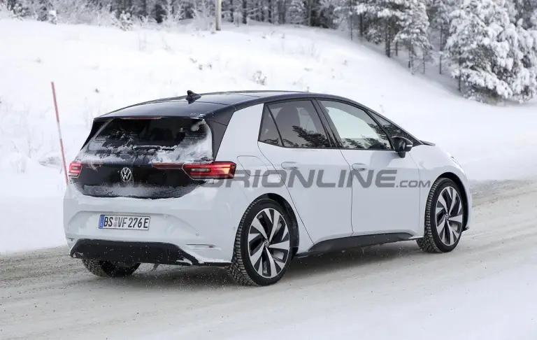 Volkswagen ID3 GTX - Foto spia 11-12-2023 - 9