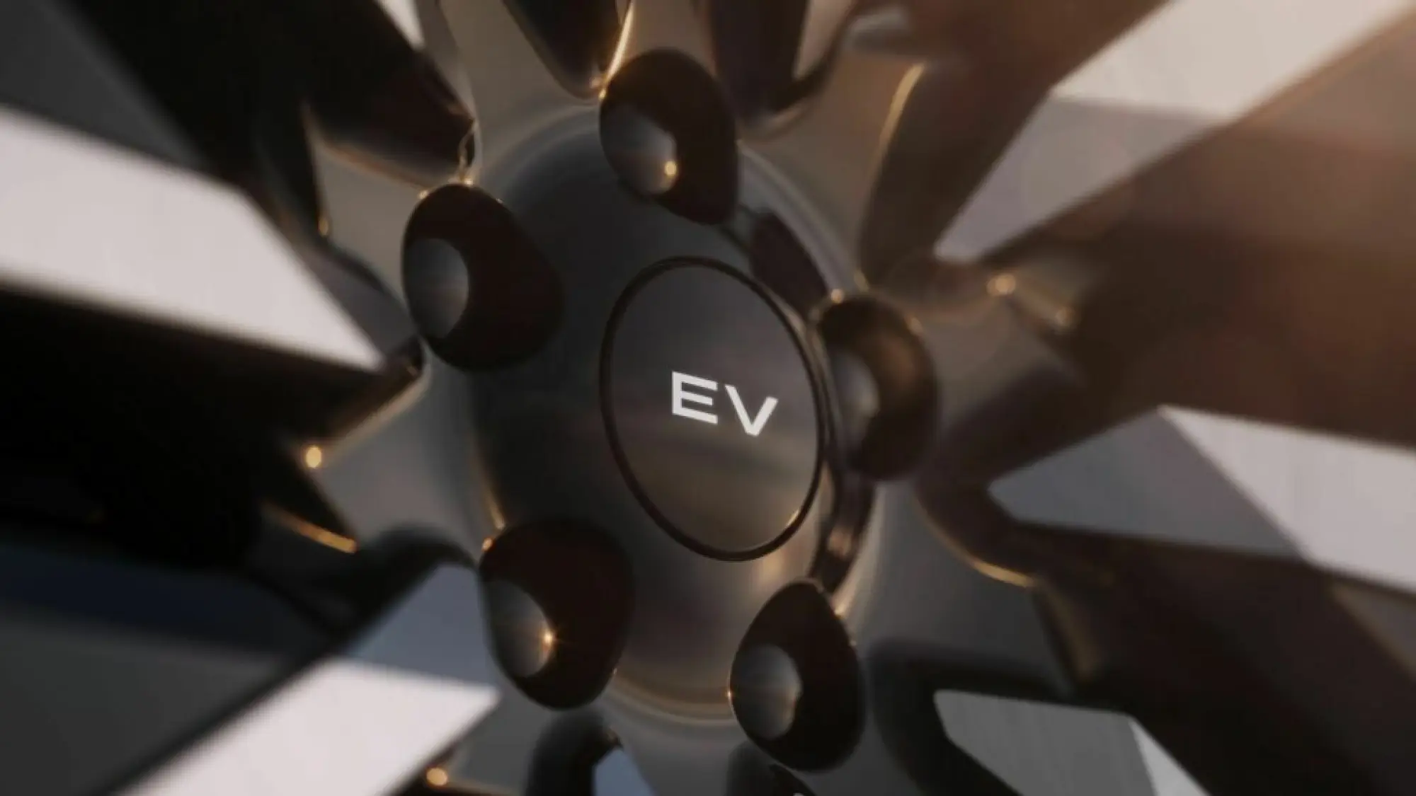 Range Rover Electric - Teaser - 1