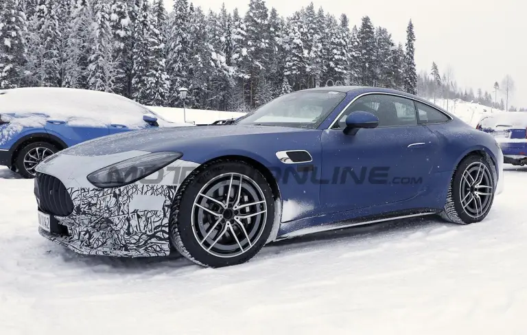 Mercedes-AMG GT 53 Coupe - Foto spia 13-12-2023 - 2