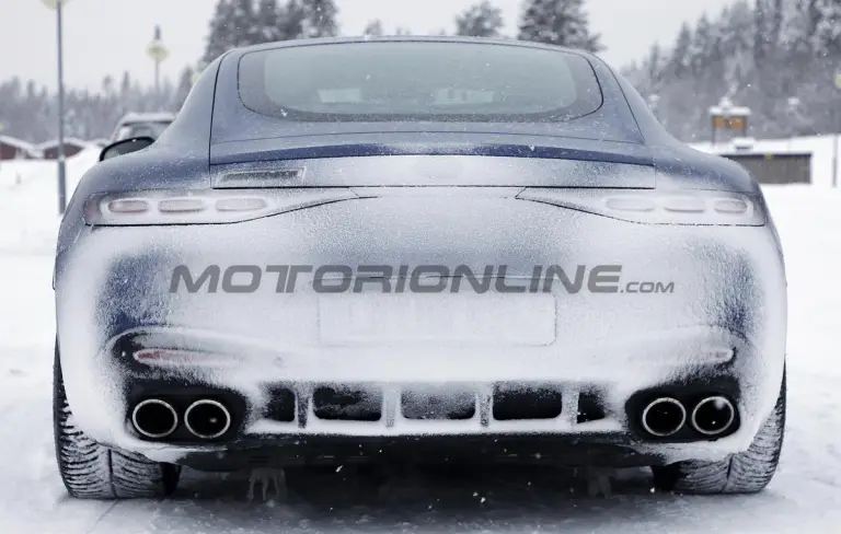 Mercedes-AMG GT 53 Coupe - Foto spia 13-12-2023 - 6