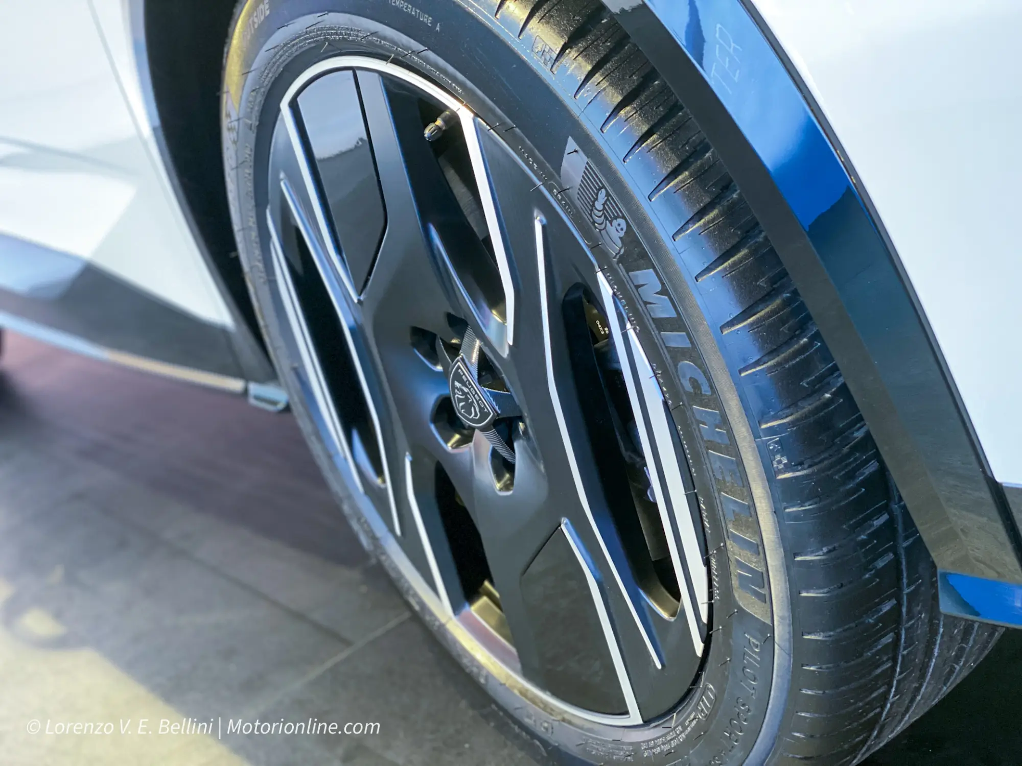 Peugeot E-3008 2024 - Anteprima italiana - 24