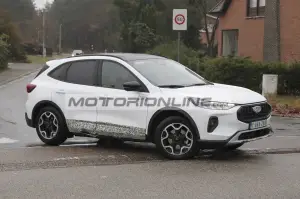 Ford Kuga facelift - Foto spia 14-12-2023