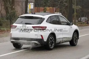 Ford Kuga facelift - Foto spia 14-12-2023