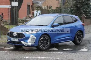 Ford Kuga facelift - Foto spia 14-12-2023