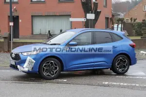 Ford Kuga facelift - Foto spia 14-12-2023