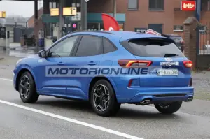 Ford Kuga facelift - Foto spia 14-12-2023
