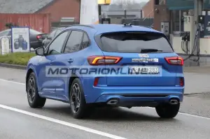Ford Kuga facelift - Foto spia 14-12-2023