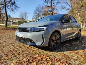 Opel Corsa Electric 2024 - Foto Milano - 9