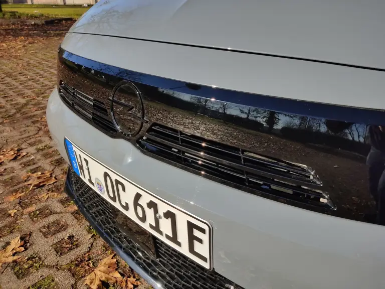 Opel Corsa Electric 2024 - Foto Milano - 6