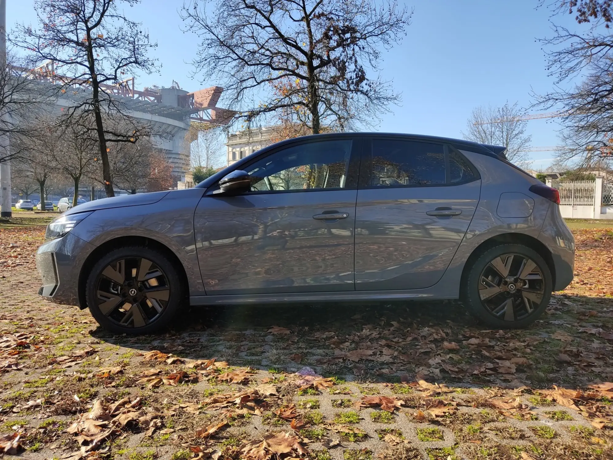 Opel Corsa Electric 2024 - Foto Milano - 10