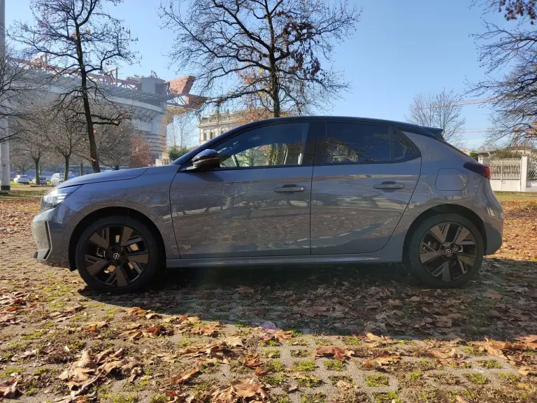 Opel Corsa Electric 2024 - Foto Milano - 10