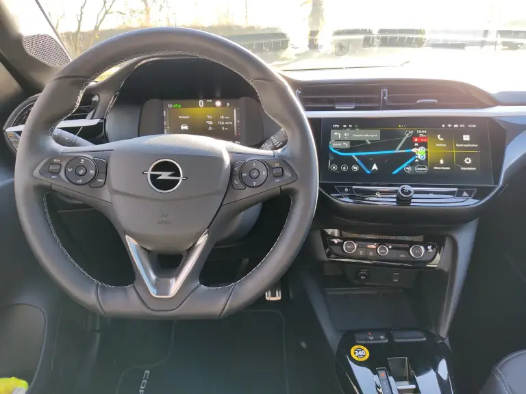 Opel Corsa Electric 2024 - Foto Milano - 12
