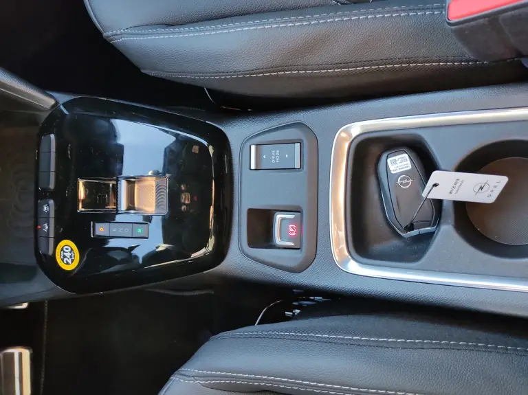 Opel Corsa Electric 2024 - Foto Milano - 14