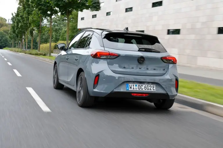Opel Corsa Electric 2024 - Foto Milano - 21