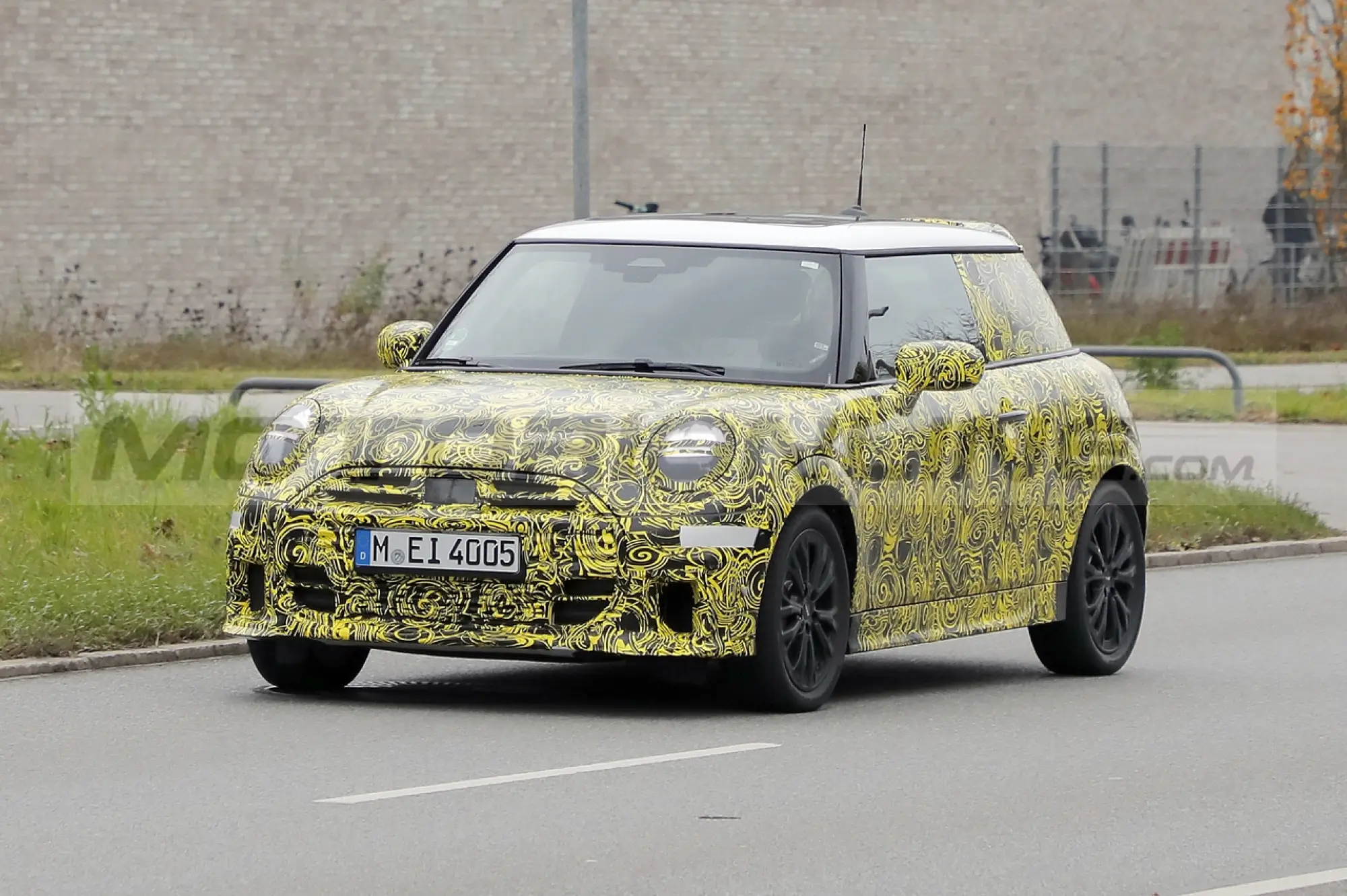 Mini JCW e JCW Cabrio 2025 - Foto Spia 20-12-2023 - 1