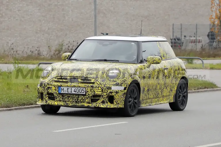 Mini JCW e JCW Cabrio 2025 - Foto Spia 20-12-2023 - 1