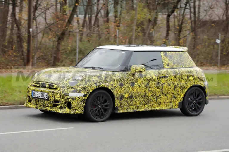 Mini JCW e JCW Cabrio 2025 - Foto Spia 20-12-2023 - 4