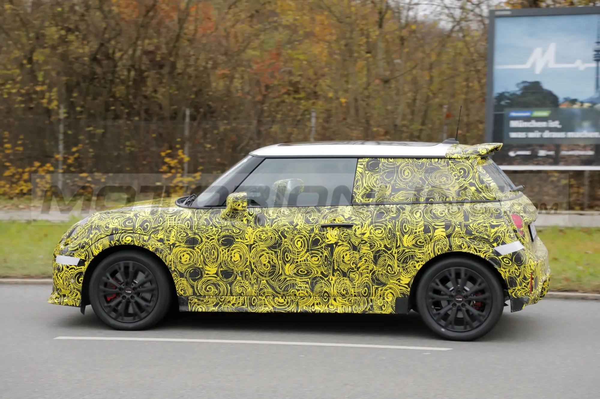 Mini JCW e JCW Cabrio 2025 - Foto Spia 20-12-2023 - 2