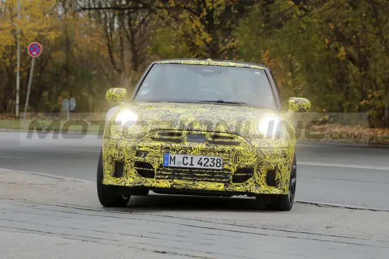 Mini JCW e JCW Cabrio 2025 - Foto Spia 20-12-2023 - 6