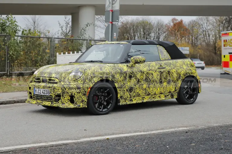Mini JCW e JCW Cabrio 2025 - Foto Spia 20-12-2023 - 9