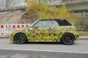 Mini JCW e JCW Cabrio 2025 - Foto Spia 20-12-2023