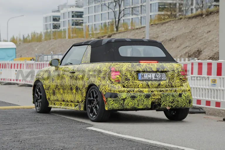 Mini JCW e JCW Cabrio 2025 - Foto Spia 20-12-2023 - 12