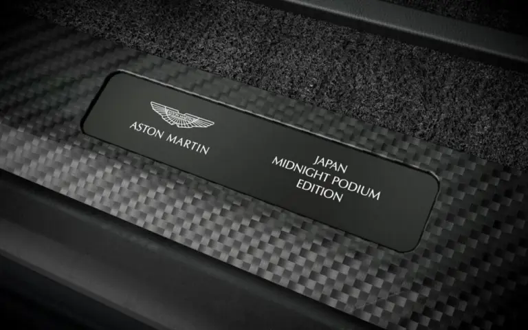 Aston Martin DBX707 Japan Midnight Podium Edition - 6