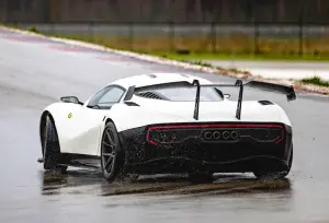 Rhino Racing RR01 - 10