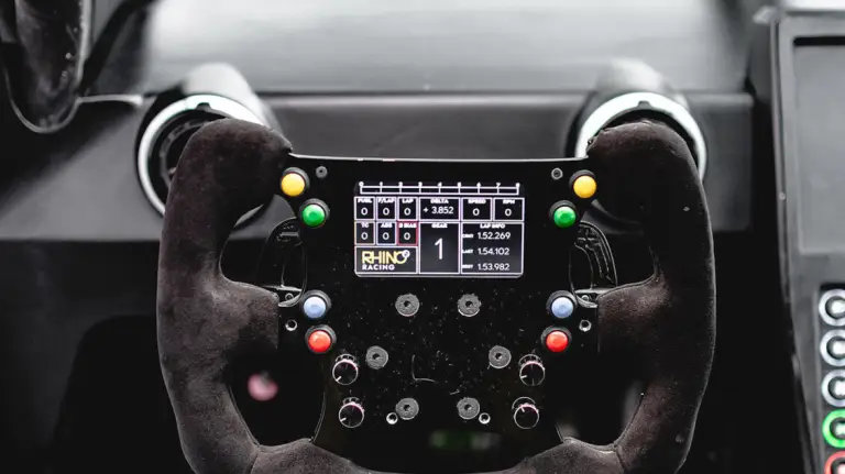 Rhino Racing RR01 - 6