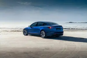 Tesla Model 3 2024 - 25