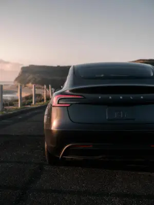 Tesla Model 3 2024 - 14