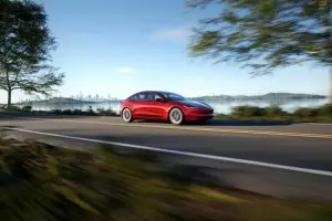 Tesla Model 3 2024 - 12