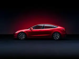 Tesla Model 3 2024 - 5
