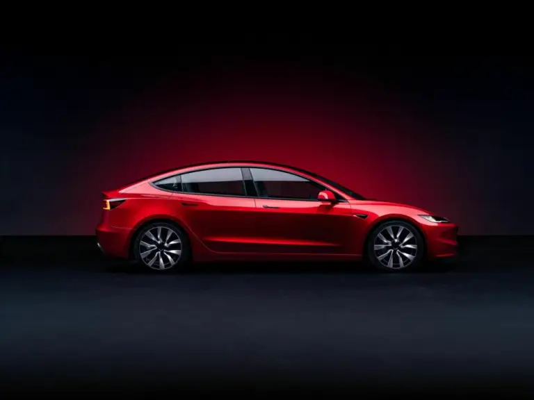 Tesla Model 3 2024 - 11