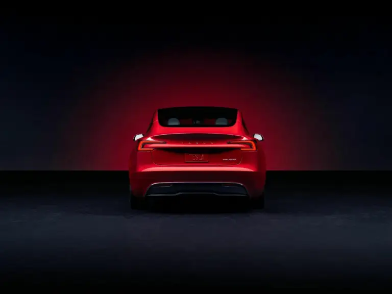 Tesla Model 3 2024 - 1