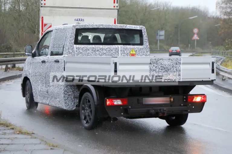 Volkswagen Transporter - Foto spia 10-1-2024 - 6