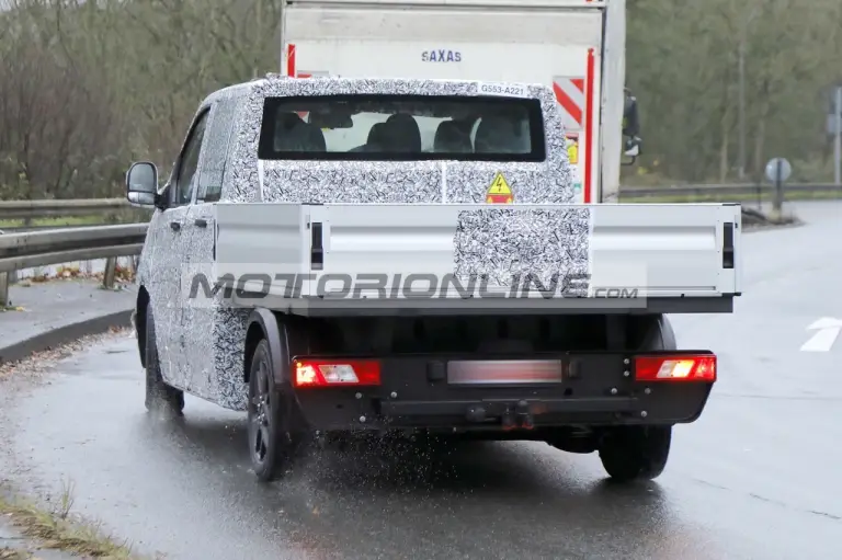 Volkswagen Transporter - Foto spia 10-1-2024 - 11