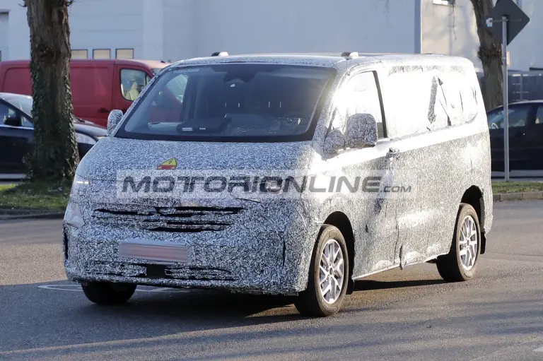 Volkswagen Transporter - Foto spia 10-1-2024 - 19