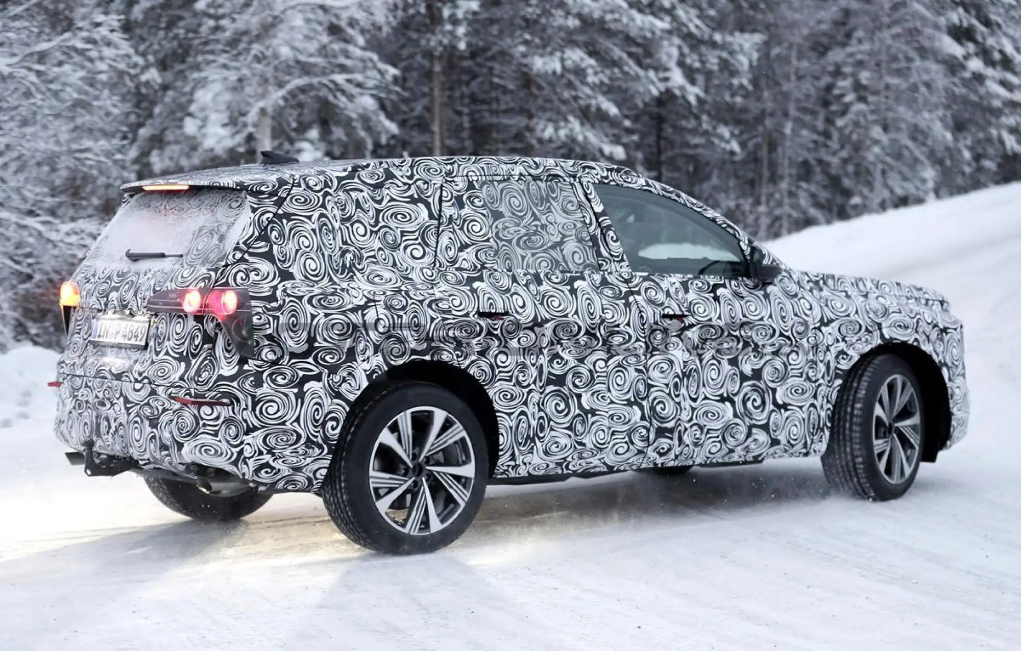 Misterioso SUV Audi - Foto spia 12-01-2024 - 7