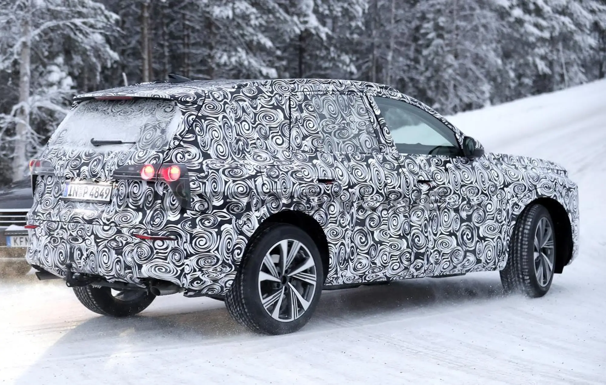 Misterioso SUV Audi - Foto spia 12-01-2024 - 9