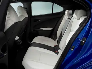 Lexus UX 2024 - 13