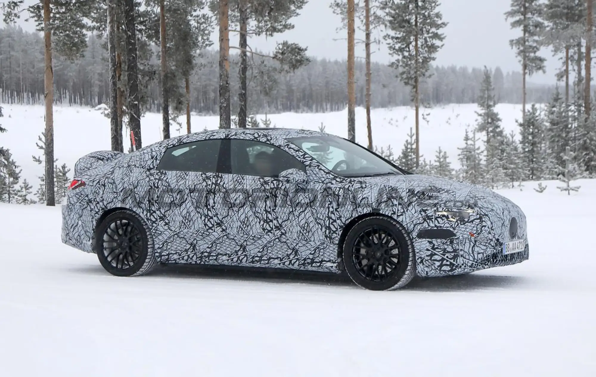Mercedes-AMG EQA - Foto spia 19-01-2024 - 5