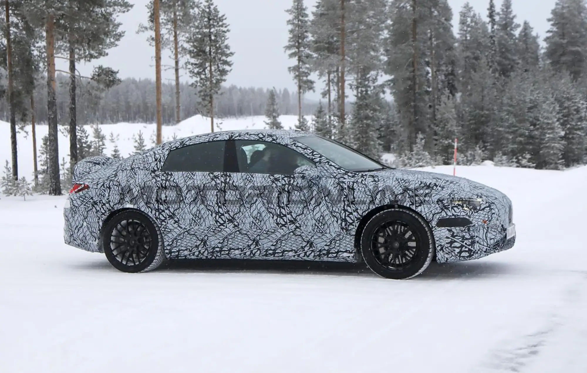 Mercedes-AMG EQA - Foto spia 19-01-2024 - 6