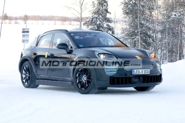 Porsche Cayenne EV - Foto spia 22-1-2024 - 5