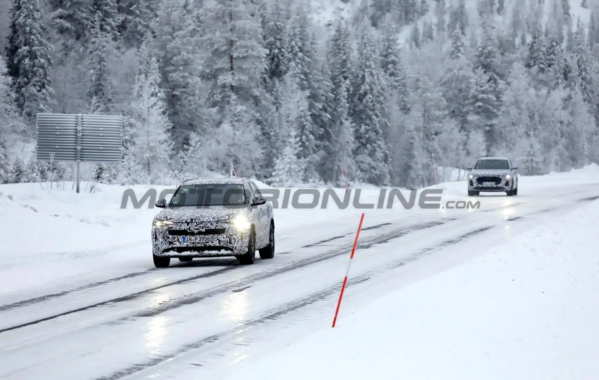 Audi Q5 2025 - Foto spia 23-01-2024 - 15