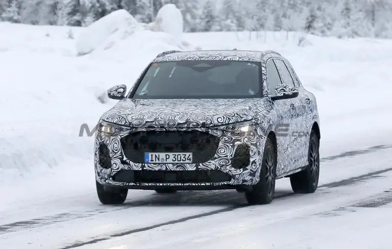 Audi Q5 2025 - Foto spia 23-01-2024 - 2