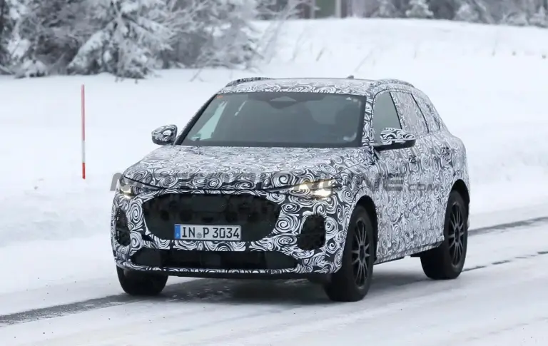 Audi Q5 2025 - Foto spia 23-01-2024 - 5